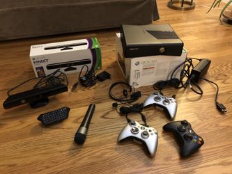 Xbox 360 S Kinect Bundle with Accessories