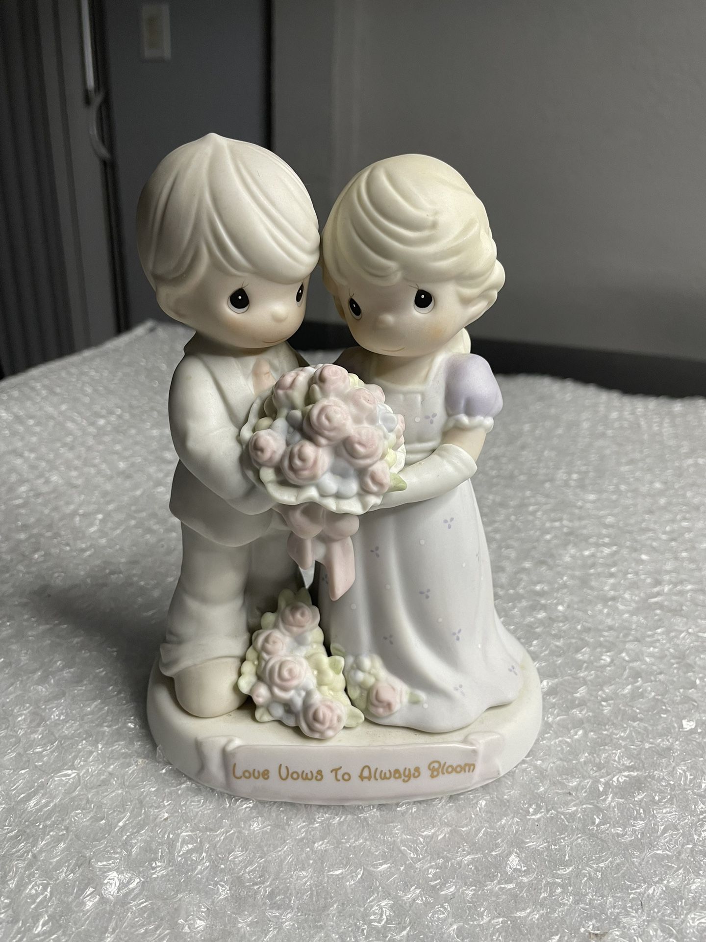 Precious Moments: 129097 Love Vows to Always Bloom