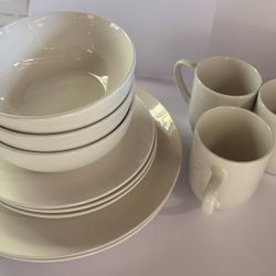 12-Piece White Ceramic.