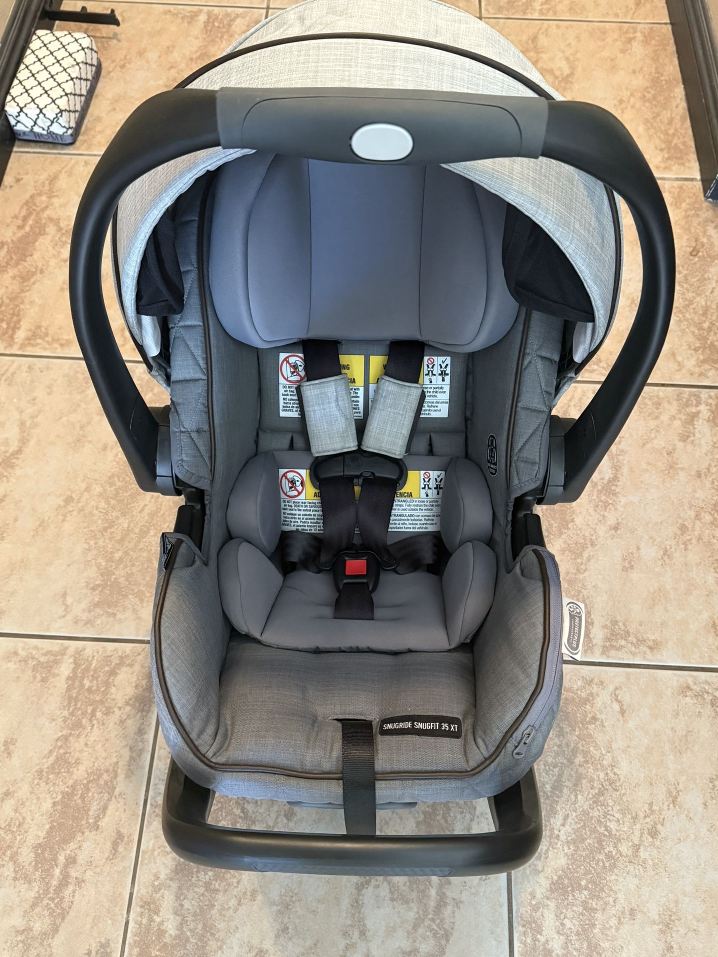 Graco snugride snugfit xt premier car seat