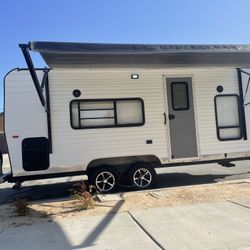 Newly Remodeled 22’ Salem