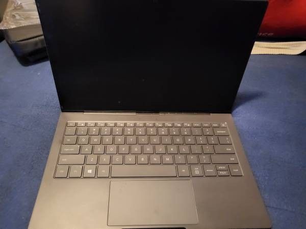 Super Thin & Light Samsung Galaxy Book S 13.3" 8G Ram 256gb SSD Wifi & Unlocked Any SIM