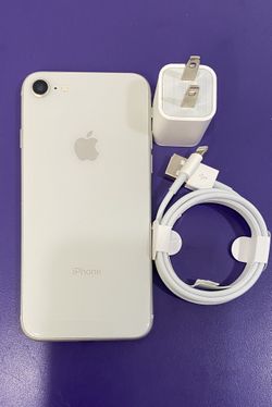 Factory unlocked apple iphone 8, store warranty