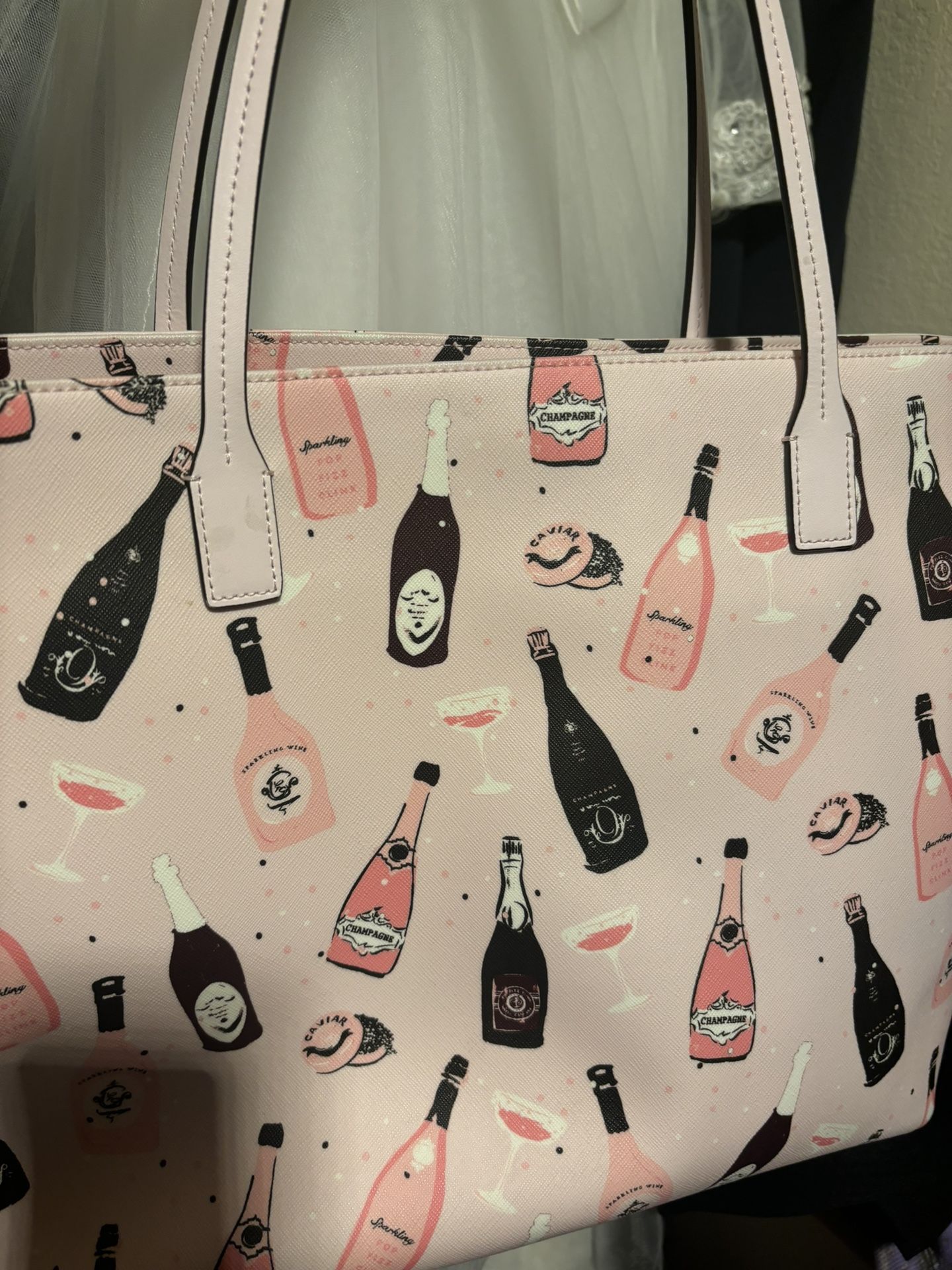 Kate Spade tote Like New,new 