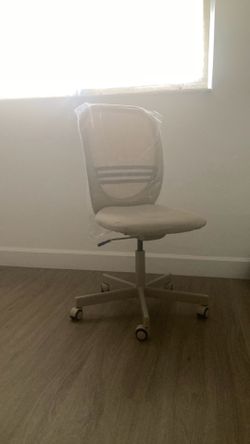 **FREE MUST GO**IKEA Desk, IKEA Chair, Amazon Foldable Bedframe
