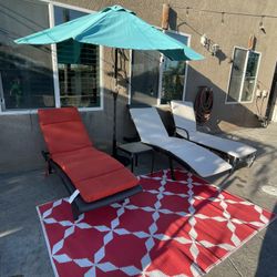 Pool Lounge Chairs 