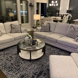 Bernhardt Foster Living Room Suite