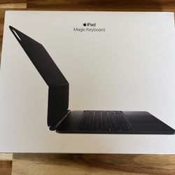 iPad Magic Keyboard 13”