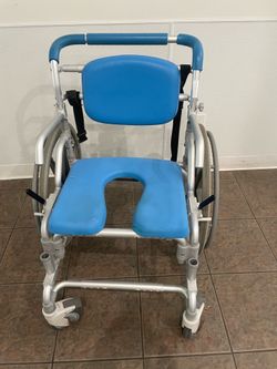 Shower chair with wheels