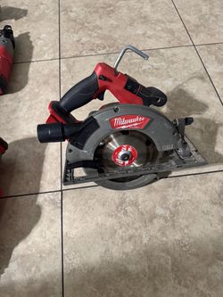 Milwaukee M18 Fuel brushless hand saw