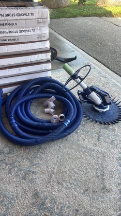 Pool vacuum cleaner