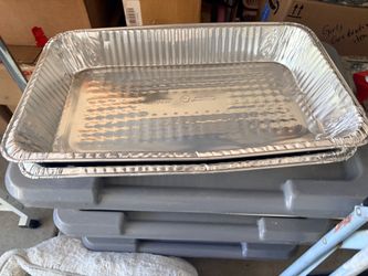 2 Tin pans with Lids