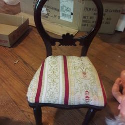 Several small chairs moving sale