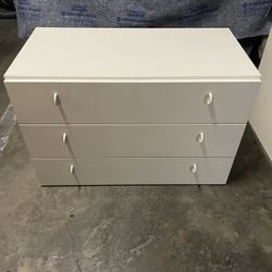 White 3-Drawer Dresser Chest 31.5W x 20.75D x 17H