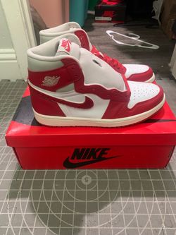 Jordan 1 high OG Varsity Red sz9 men, 10.5 women