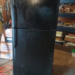 GE Refrigerator