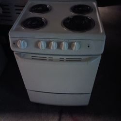 Small Stove Hotpoint 24 Inches Wide Everything Is And Good Working Condition 3 Months Warranty Delivery And Install 