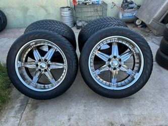 RIMS 305/45R22...6 LUGS ...1 TIRE NO GOOD