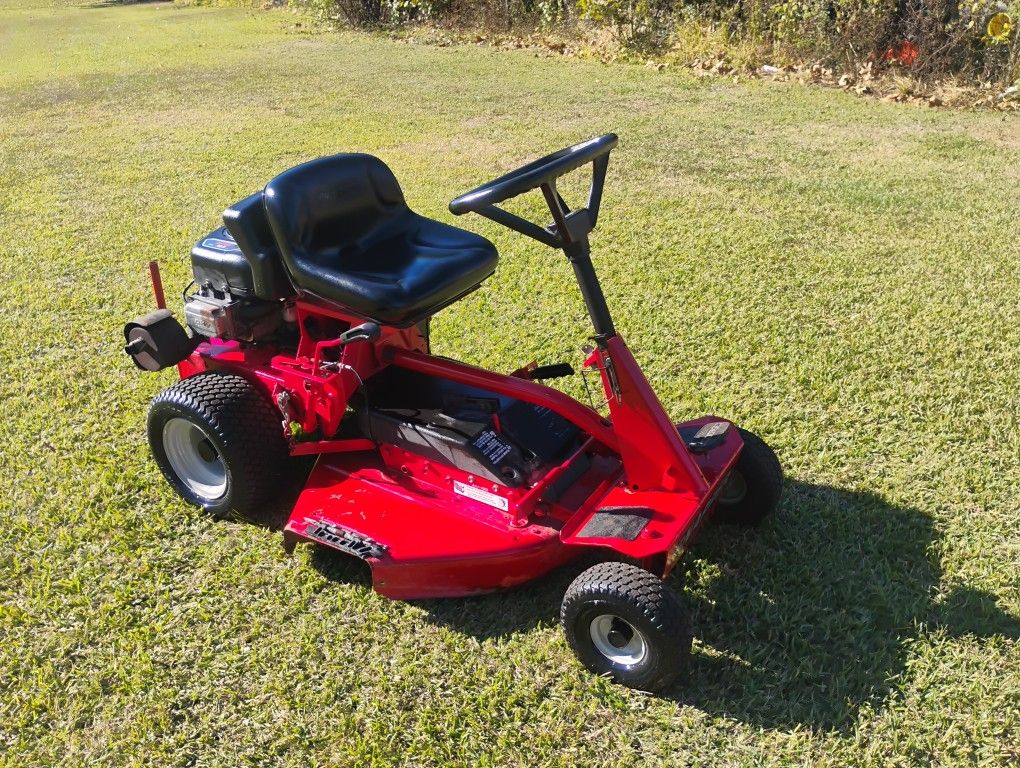 30"Cut snapper riding lawnmower runs cuts good 600 cash firm read full description before asking 