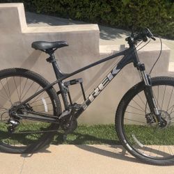 Trek Marlin 29” Mountain Bike – Shimano, Maxxis, U-Lock Included
