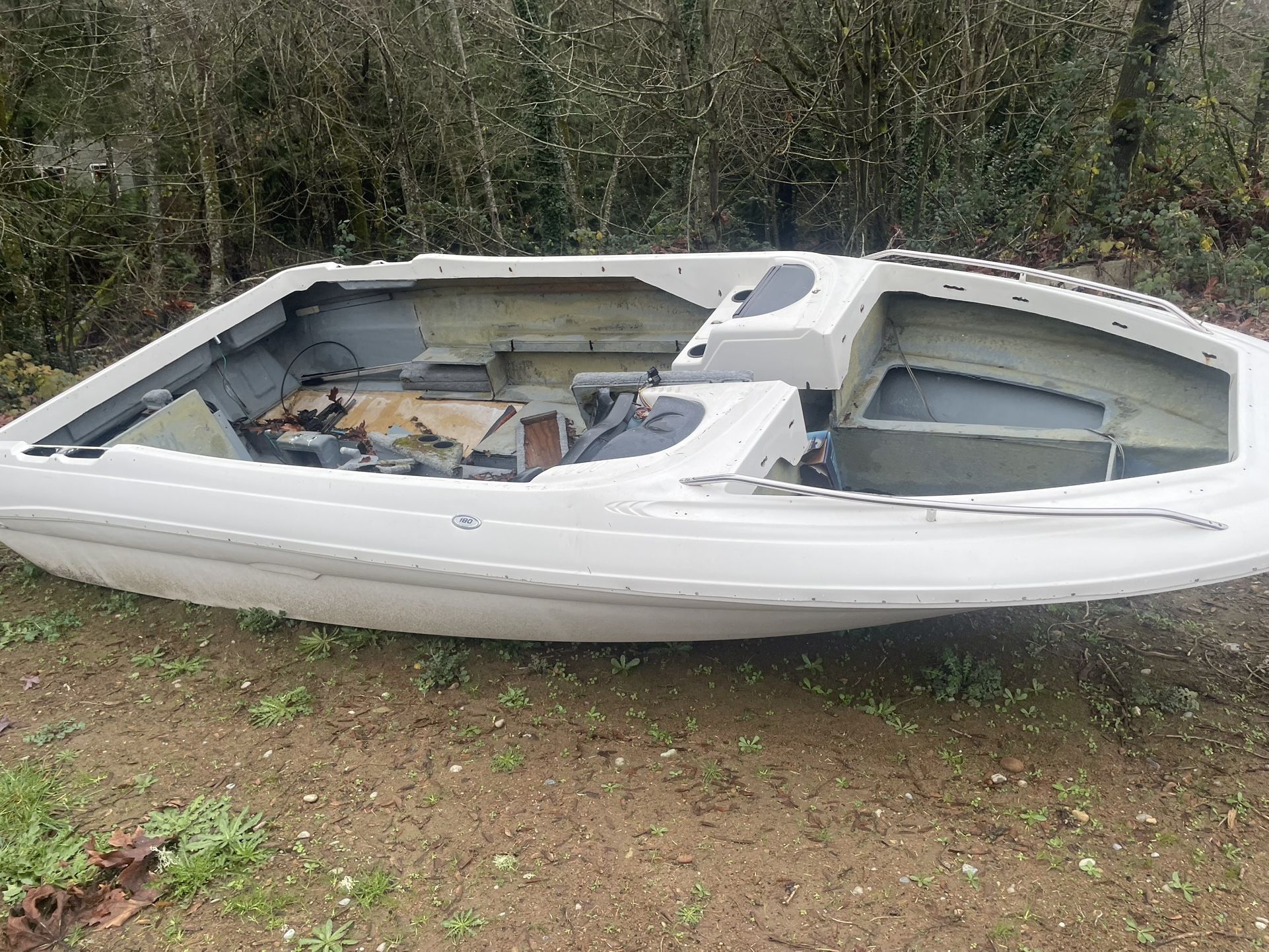 Free Boat Hull Sea Ray 180(with Paperwork)