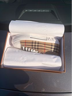 Burberry shoes