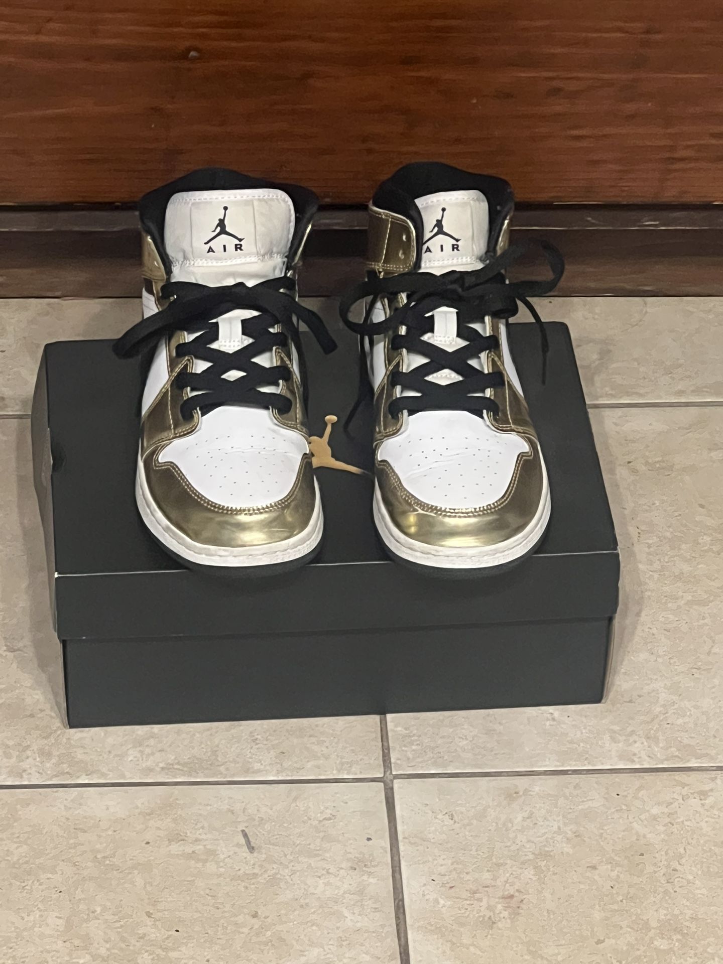 Jordan shoes size 7y Like new condition $30 or best offer