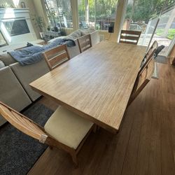 Dinner Table / Dining Table 