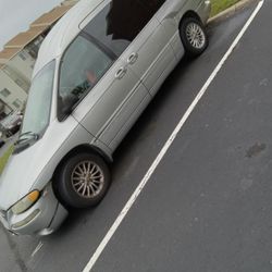 Chrysler Mini Van 