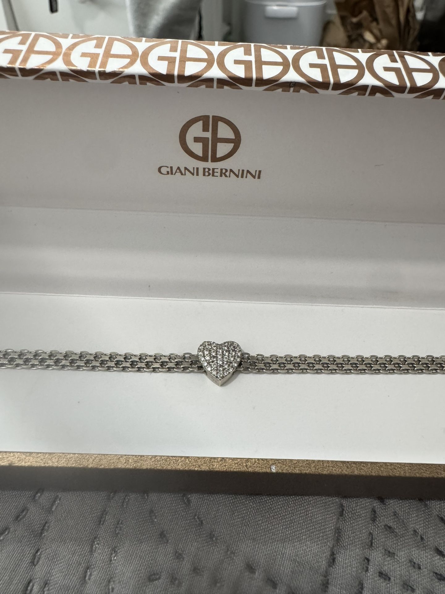 Giani  Bernini heart bracket 