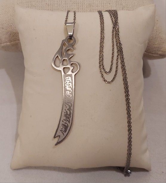 UNIQE SWORD STAINLESS STEEL PENDANT NECKLACE