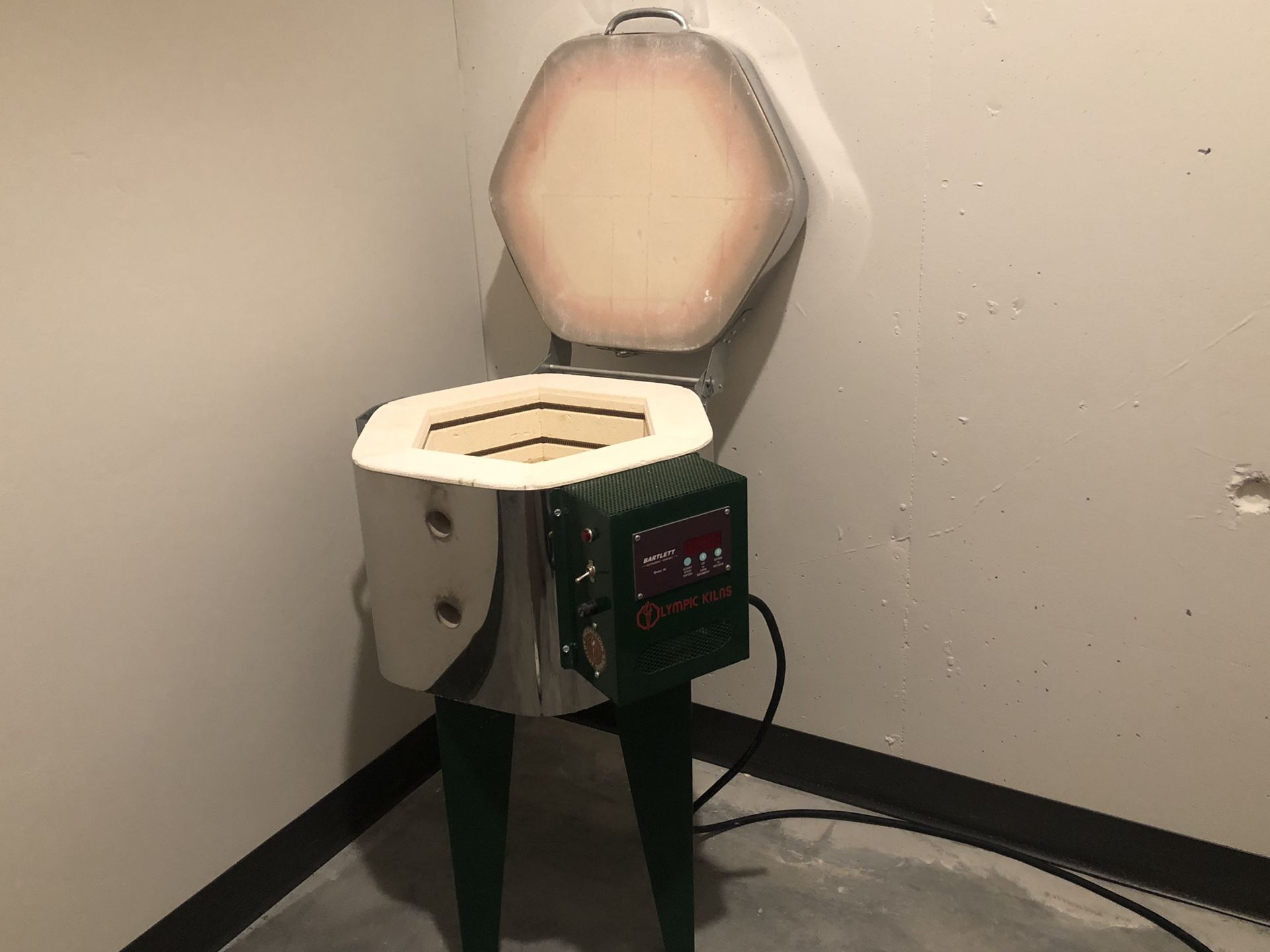 Olympic Medallion MAS129E Kiln with Controller
