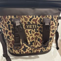 Yeti Hopper 30 - Wetlands Camo Edition 