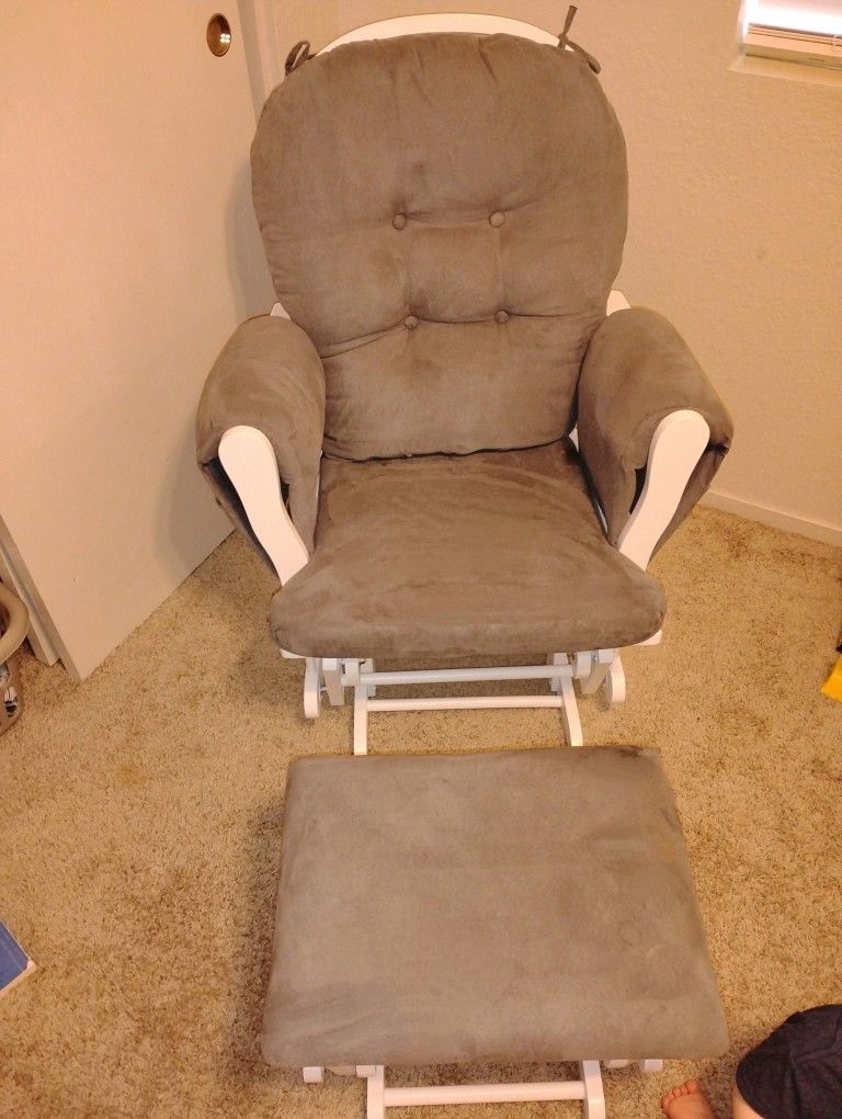 Gliding Chars With Foot Rest
