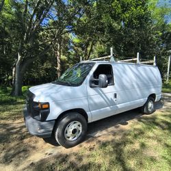 2010 Ford E-250