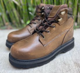 Roebucks Men's Steel Toe Work Boots..Sz 9D Men’s..Oil & slip resistant..Located west roseville..