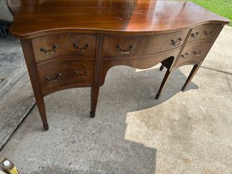 VINTAGE THE WILLIAMSBURG GALLERIES (WYTH) SIDEBOARD/BUFFET (MINOR SCRATHES) EXCELLENT FOR RESTORATION 70”x36”x21.5” DOVETAIL