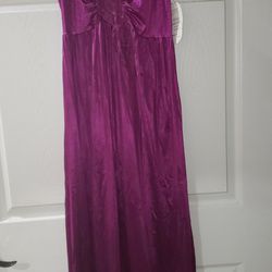 Vintage Lingerie Night Gown Famous Bodies  Magenta Lace Inserts M 10-12 NWT