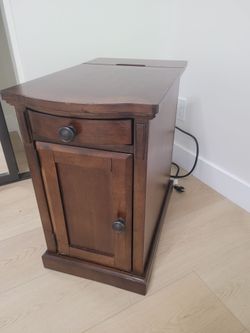 Mahogany Contemporary Chair Side End Table