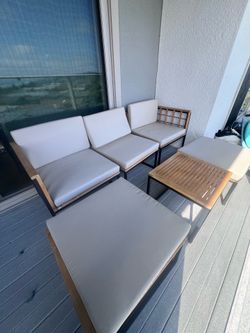 Outdoor modular patio couch and table