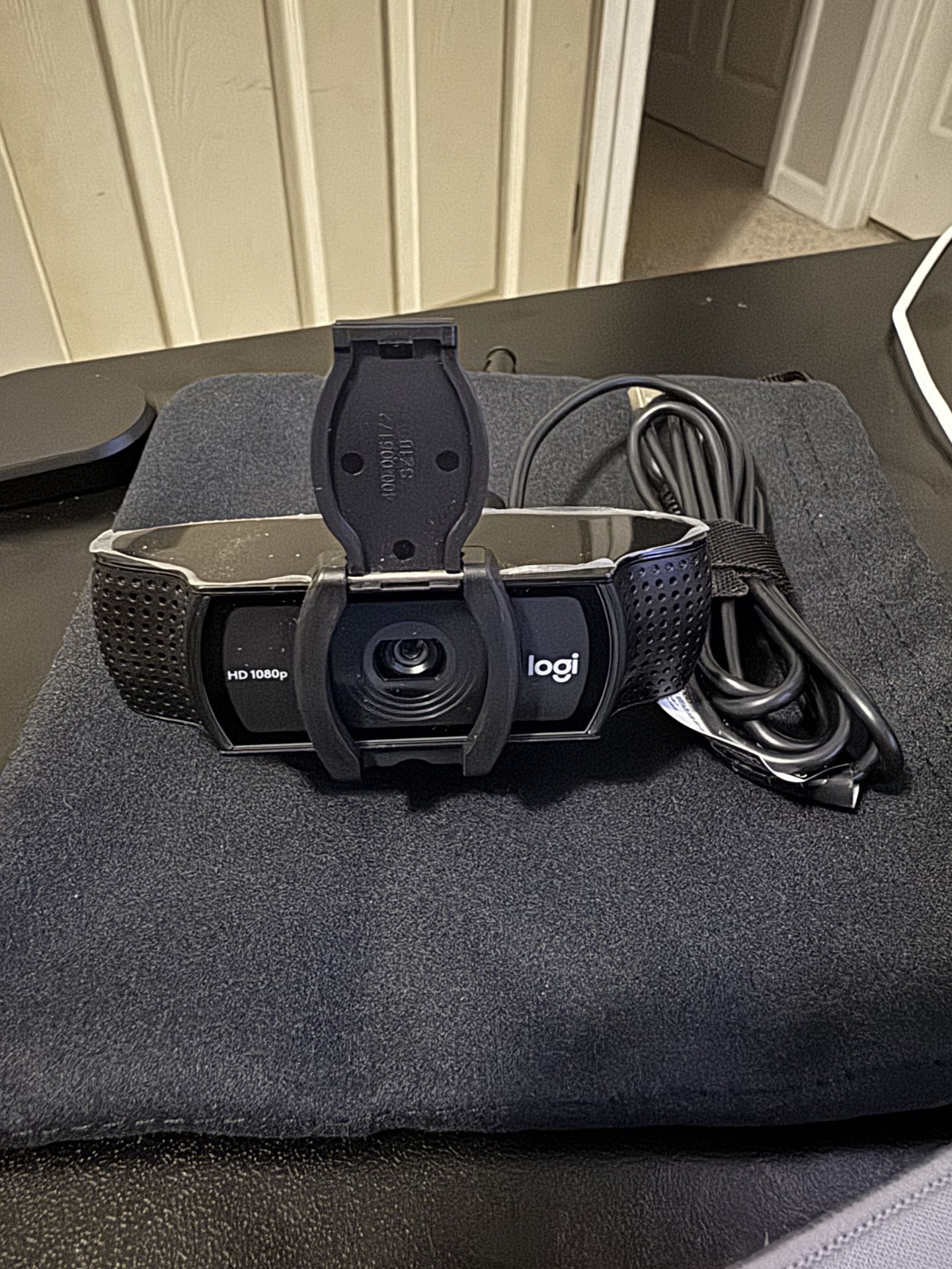 Logitech C920s Pro Webcam w/Privacy Shutter
