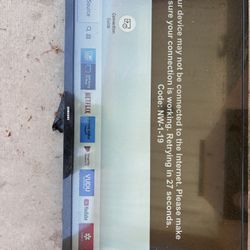 32 Inch Samsung Tv With Remote And A Swivel Wall Mount 