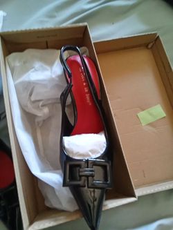On feet & in love Women’s Black/Red Pointed Toe Slingback Stiletto EU35