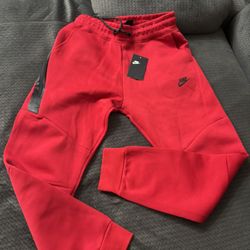 Nike tech joggers 