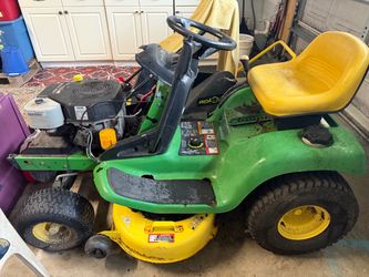 John Deere Riding Lawnmower