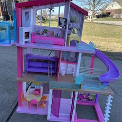 Barbie Dream house 