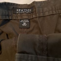 NEW YORK & COMPANY SIZE 10 SHORTS 