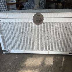 Vintage White Wicker Chest Trunk Coffee Table 
