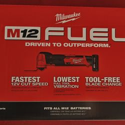 Milwaukee M12 FUEL Multi-tool Kit, Comes With Oscillating Multi Tool Battery And Charger