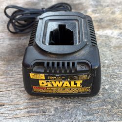 DeWalt  7.2 -18v charger